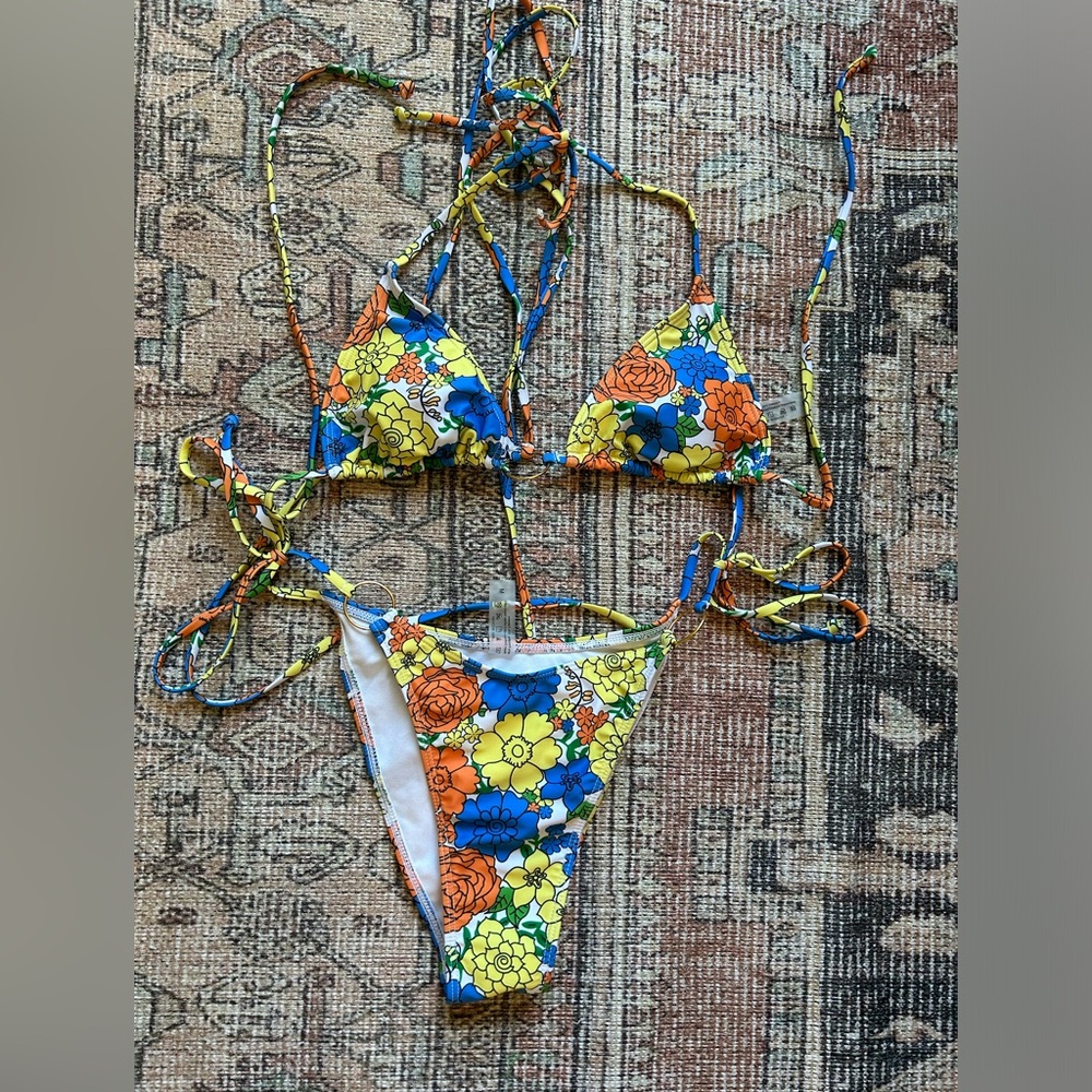 Floral print strappy bikini